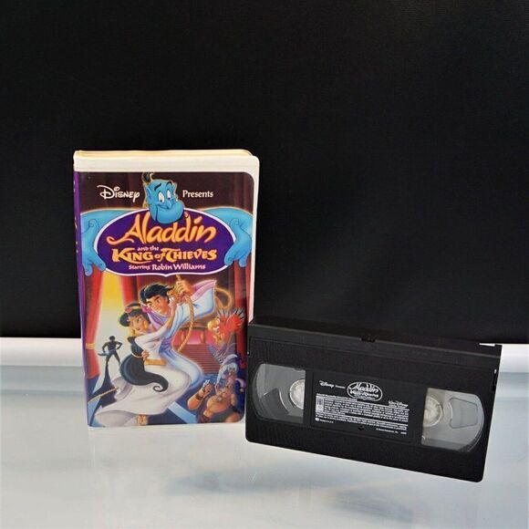 Aladdin and the King of Thieves VHS 1996 Disney Presents Clam Shell Box - Picture 2 of 10